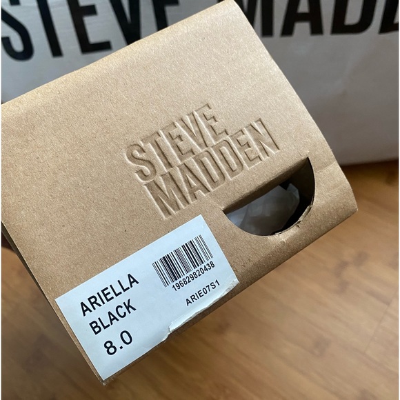 Steve Madden Sandals Size 8 - Picture 13 of 13